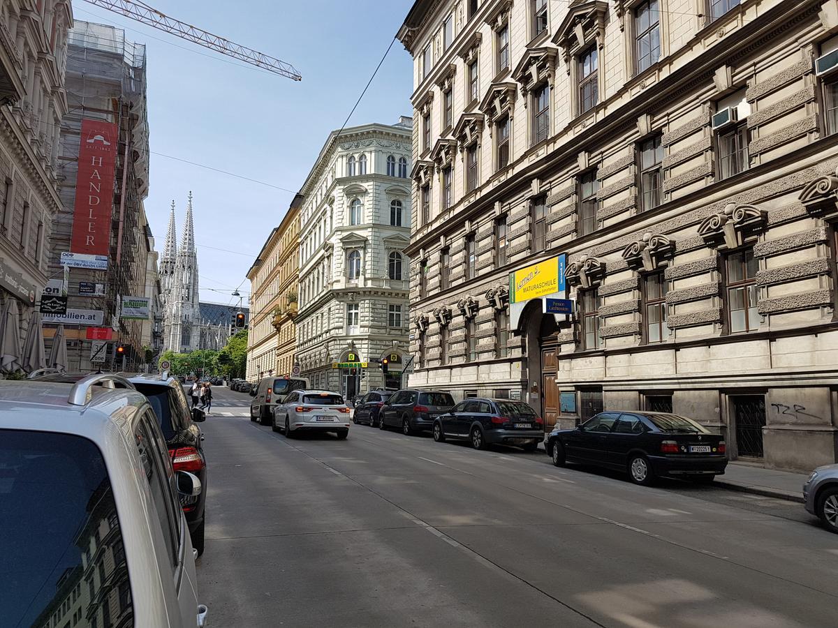 Gross 2* Wien